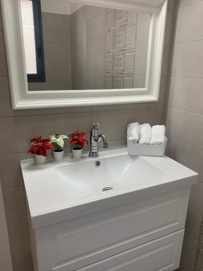 Via Arad Apartments Bagian luar foto